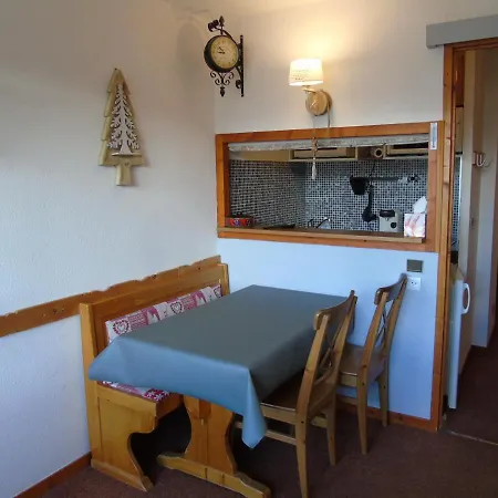 Cosy à 100m Des Pistes Et Commerces, Balcon, Draps Inclus, Parking Gratuit - Fr-1-561-64 Appartement