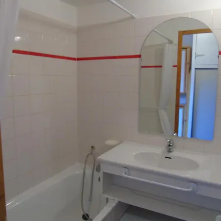 Appartement Cosy à 100m Des Pistes Et Commerces, Balcon, Draps Inclus, Parking Gratuit - Fr-1-561-64 Modane